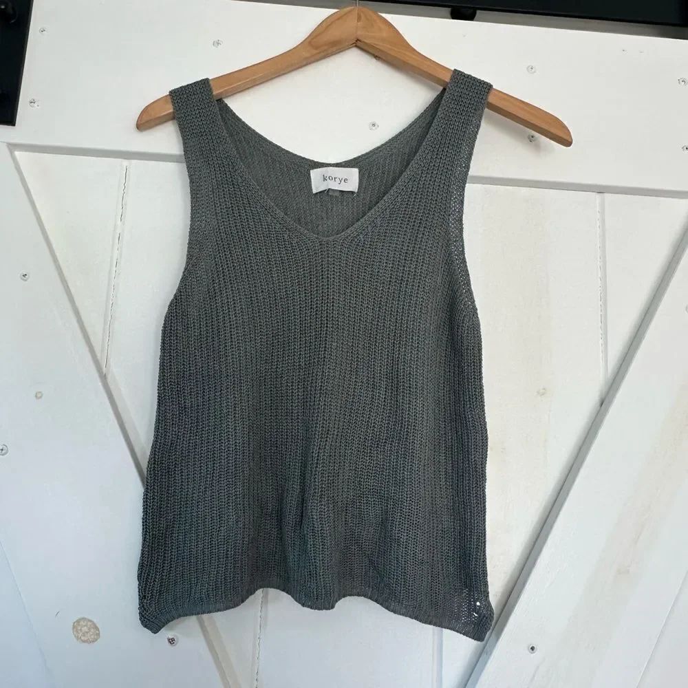 Korye Knit crop tank size large
